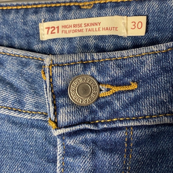 Levi’s 721 High Rise Skinny Jeans
